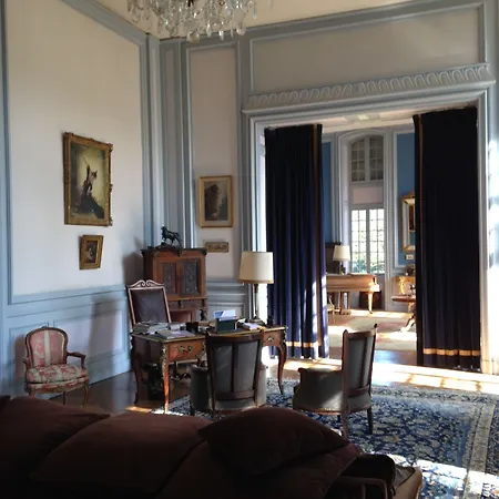 Chateau Du Val Larbont 瑟鲁堡