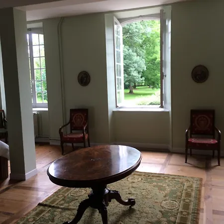 Chateau Du Val Larbont 住宿加早餐酒店 瑟鲁堡