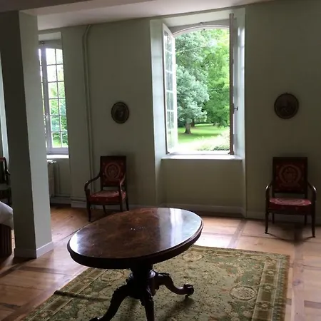 Chateau Du Val Larbont 住宿加早餐酒店 瑟鲁堡