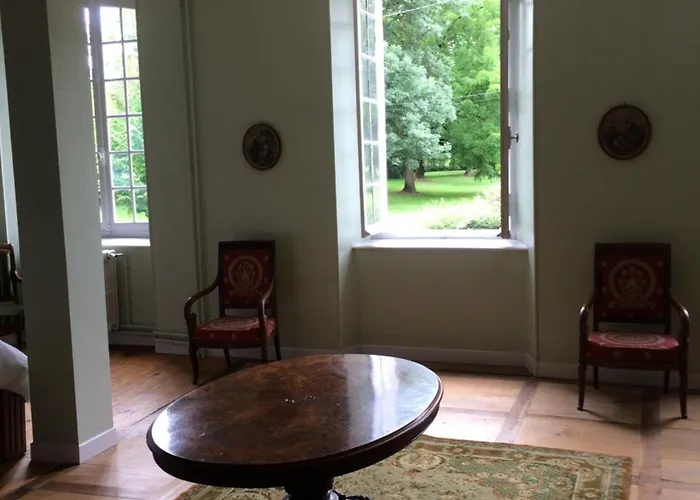 Chateau Du Val Larbont فندق مبيت وإفطار La Bastide-de-Sérou