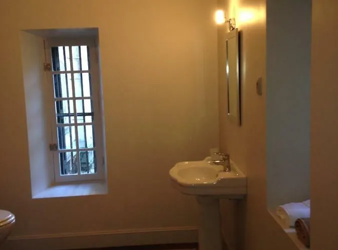 Chateau Du Val Larbont فندق مبيت وإفطار