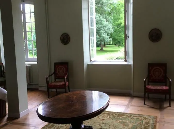 Chateau Du Val Larbont فندق مبيت وإفطار La Bastide-de-Sérou