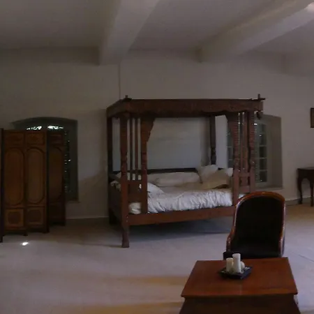 Chateau Du Val Larbont Bed & Breakfast La Bastide-de-Sérou