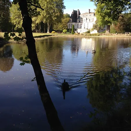 Chateau Du Val Larbont فندق مبيت وإفطار
