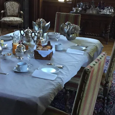 فندق مبيت وإفطار Chateau Du Val Larbont La Bastide-de-Sérou