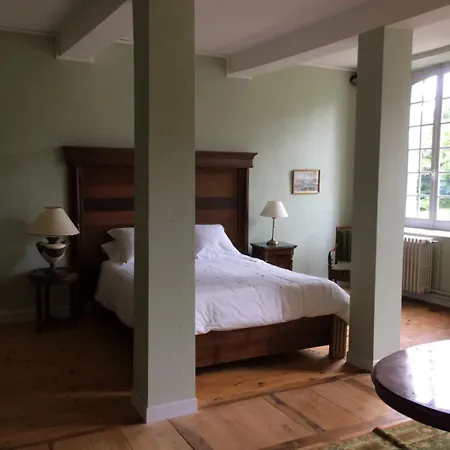 Chateau Du Val Larbont فندق مبيت وإفطار La Bastide-de-Sérou