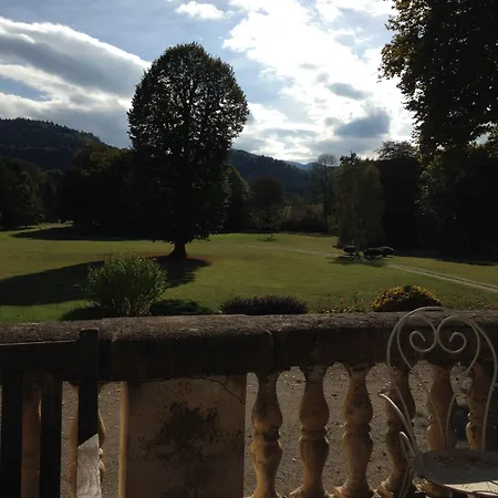 Chateau Du Val Larbont فندق مبيت وإفطار