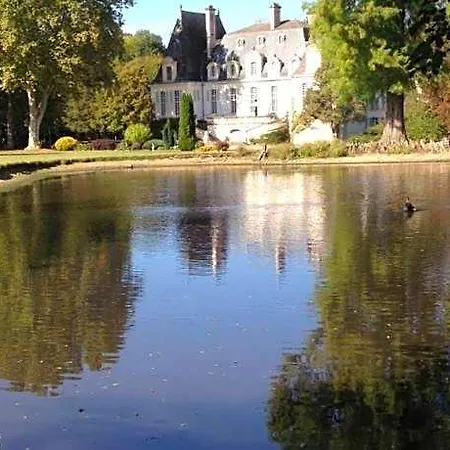 Chateau Du Val Larbont Bed & Breakfast 3*