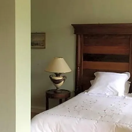 Bed & Breakfast Chateau Du Val Larbont