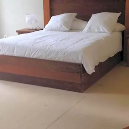 Chateau Du Val Larbont Bed & Breakfast 3*