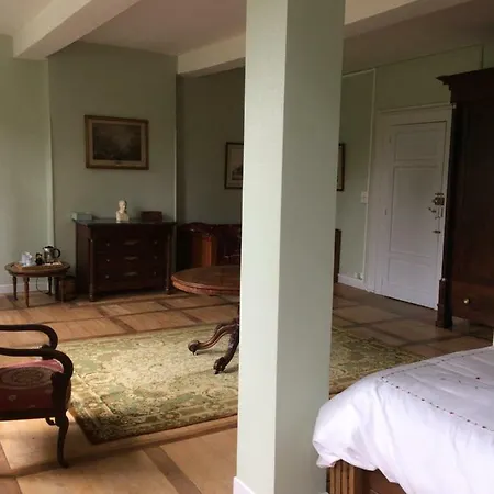 Bed & Breakfast Chateau Du Val Larbont 3*