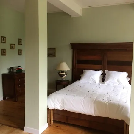 Chateau Du Val Larbont Bed and breakfast 3*